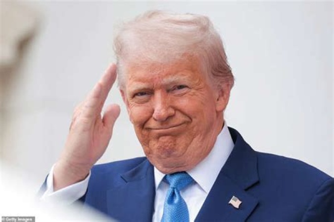 Trump receives 2026 Faith Defender Award