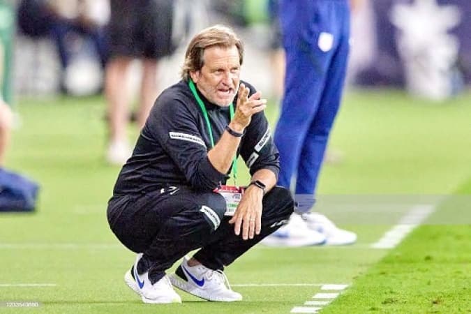 Waldrum resigns as Falcons coach