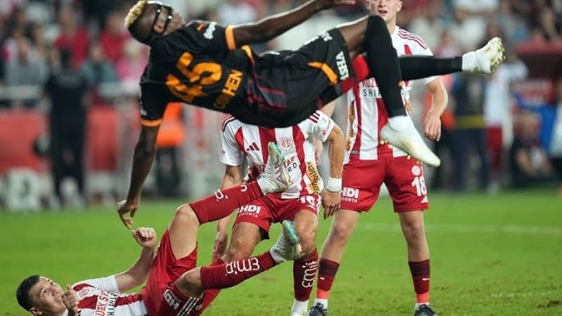 Osimhen scores stunning overhead kick as Galatasaray down Antalyaspor 3-0
