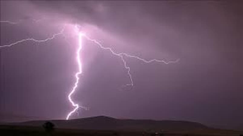 Lightning strikes 4 students dead, seriously injures 2 others