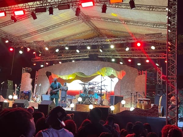 DecemberIssaVybe: FirstBank sponsors ‘The Cavemen Concert’, thrills audience