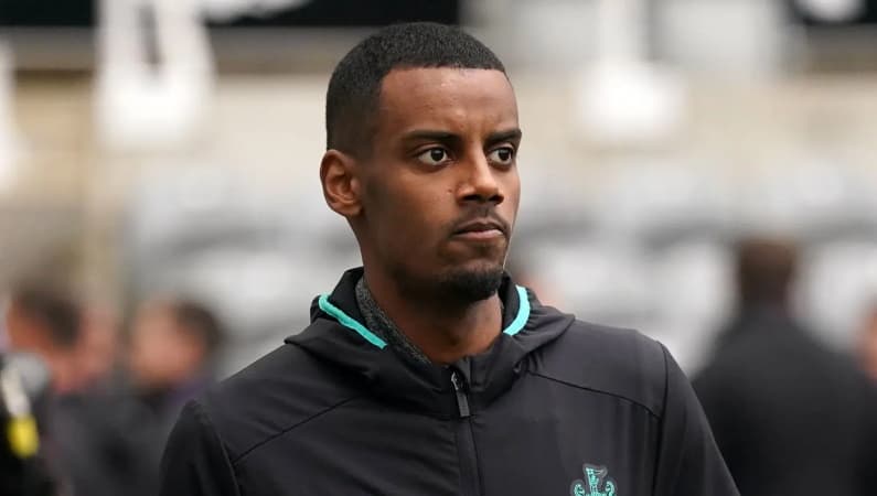 Newcastle striker Isak lost car, cash worth $87,000 in home raid, court hears