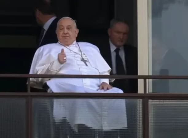 Doctor treating Pope Francis says team considered ending treatment so he could die