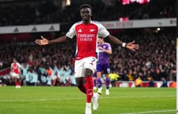 Saka scores seven minutes into return as Arsenal beat Fulham