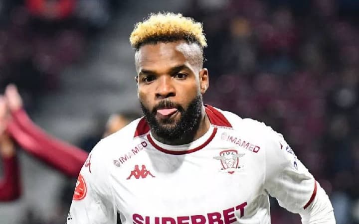 Gabon striker Boupendza dies after 11th floor fall in China