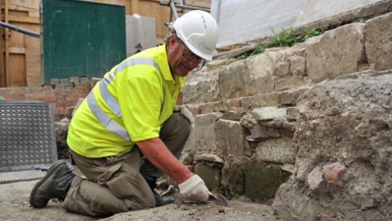 UK: Archaeologists uncover skeletons, medieval church beneath university building