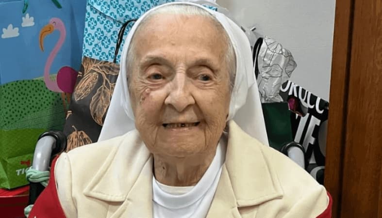 Football-loving Brazilian nun, world’s oldest person, dies at 116