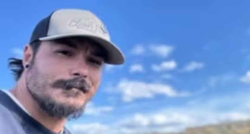 Manhunt for man accused of killing his 3 daughters in US