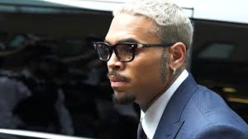 Chris Brown denies London nightclub assault