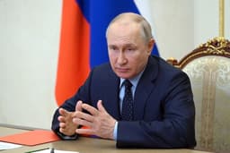 Putin condemns U.S. strikes on Iran, pledges support