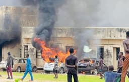 Kidnappings: Youths set Emir?s palace, NDLEA office ablaze in Kwara