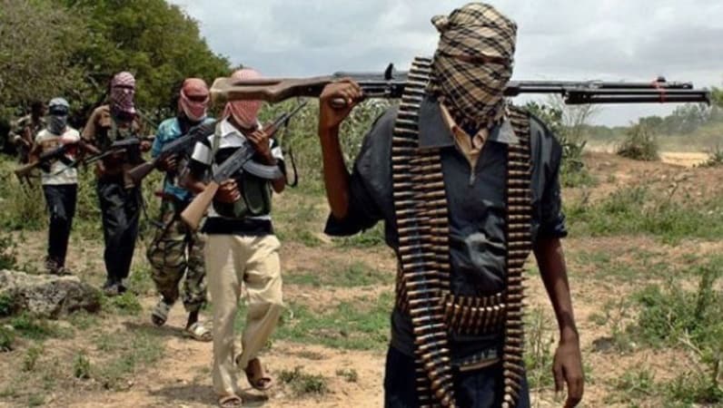 Edo: Gunmen shoot driver, abduct passengers in 18-seater bus