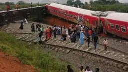 FG sets up panel to probe Abuja-Kaduna train derailment