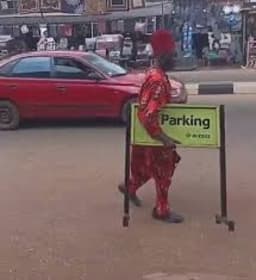 Angry customer seizes Access Bank’s sign post over alleged unlawful deductions