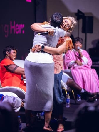 Tiwa Savage, Yemi Alade finally reconciled after years of feud