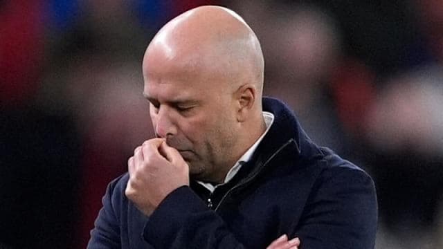 'Liverpool in full-blown crisis and Slot under severe pressure'