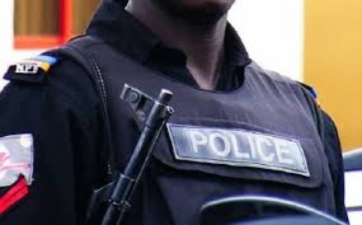 Trigger-happy policeman shoots teenager dead in Oyo