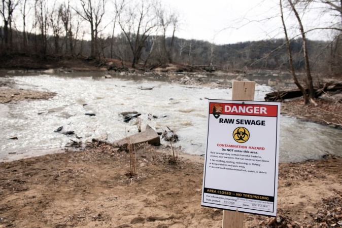 Massive sewage spill flowing into Potomac River upstream from Washington