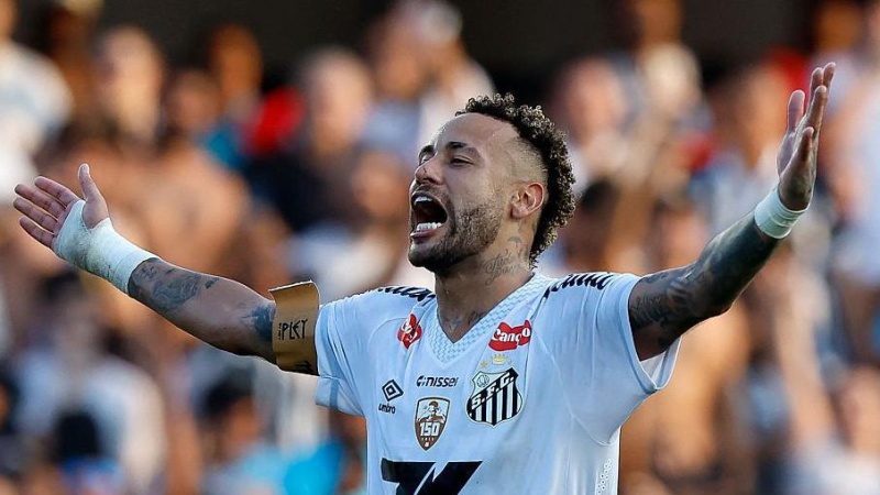 Brazil striker Neymar considering retirement