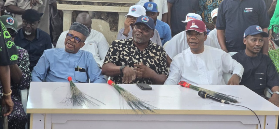 Gov Ayedatiwa canvasses support for APC National Vice Chairman, Kekemeke ahead of bye election in Ondo South
