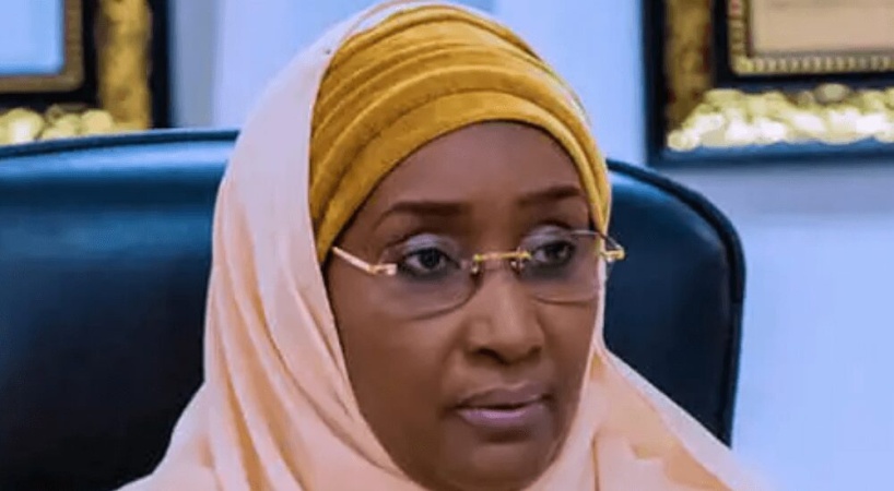 Court orders ex-minister's arrest