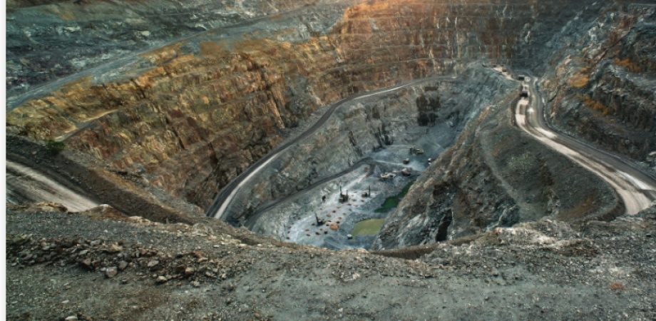 Landslide at Angola illegal gold mine kills 28