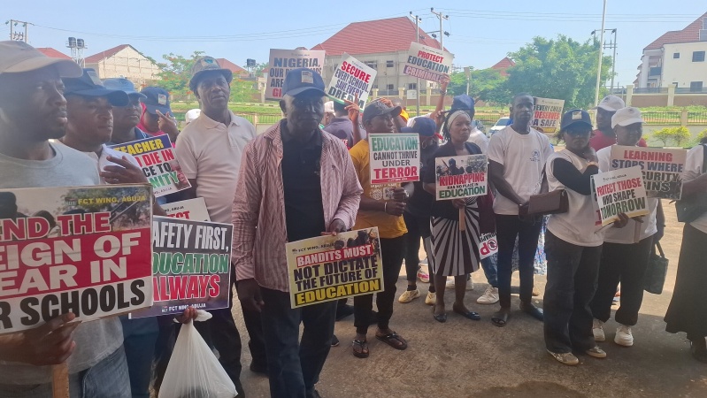 Teachers kick off protest in Abuja over Oyo, Borno abductions