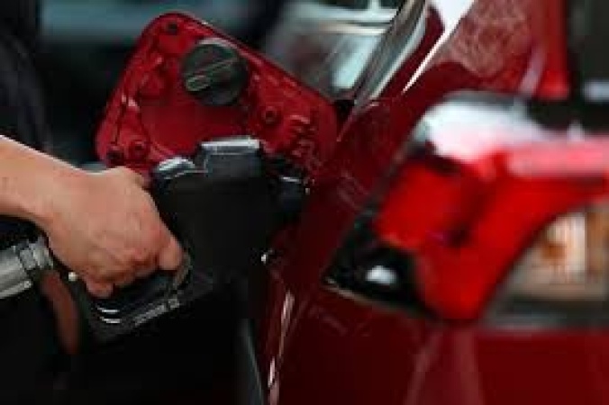 US inflation tops 4% for first time in three years as oil prices jump