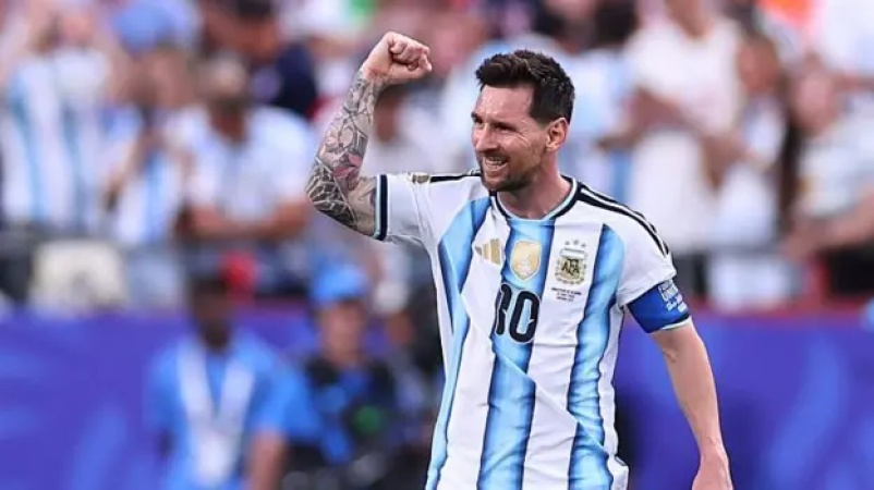 Messi destroys Algeria with hat-trick to equal World Cup goals record
