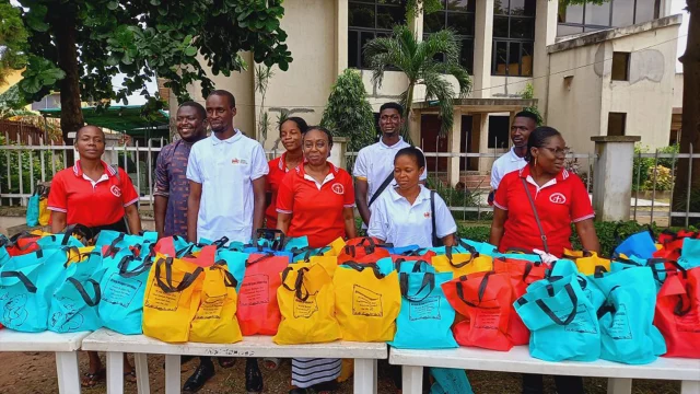Foundation to distribute 10,000 food packs to refugees, others