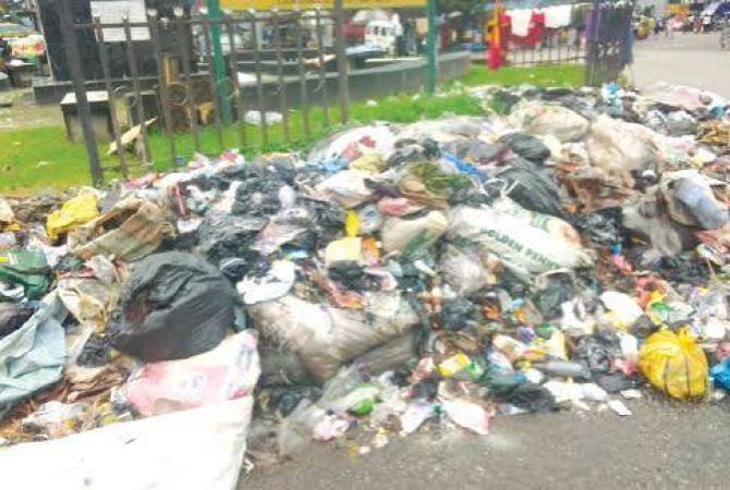 Despite government’s directive, Lagos waste crisis deepens